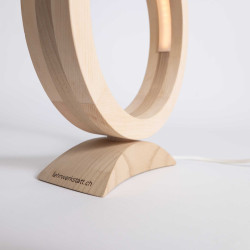 CIRCUL Nachttischlampe – Handgemachtes Geschenk aus Engadiner Holz | Engadiner Lehrwerkstatt