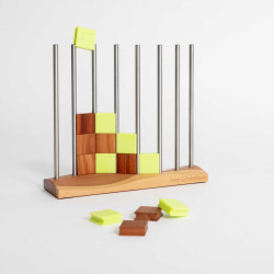 Nachhaltiges Holzspiel – 4 Gewinnt, handgemacht im Engadin